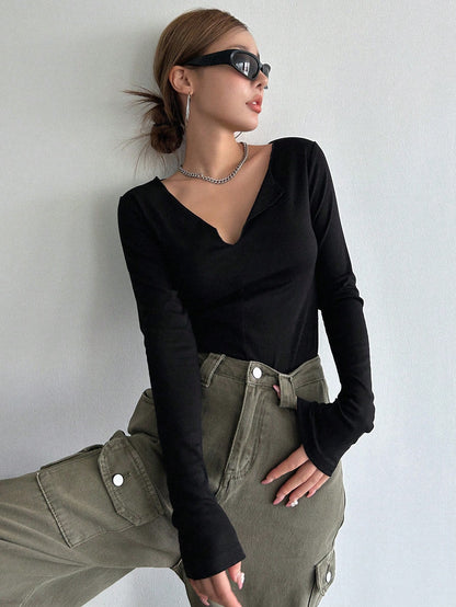 تي شيرت برقبة V غير مطبوعة