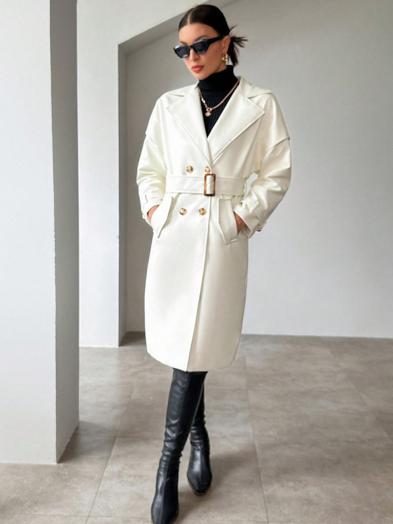 معطف مطر بياقة مطوي مسنن صف ازرار مزدوجة حزام