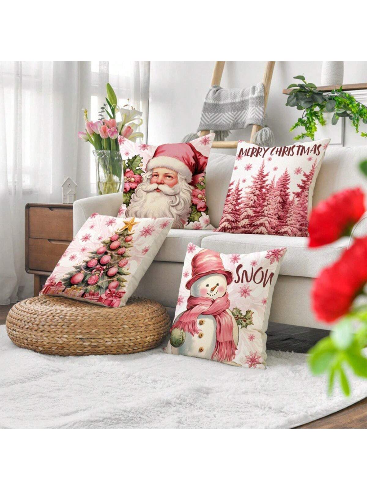 مجموعة من 4 أغطية وسائد من البوليستر تحت عنوان عيد الميلاد (سانتا كلوز، الرنة، مزلقة، شجرة عيد الميلاد، رجل الثلج)، حشوات الوسادة غير متضمنة