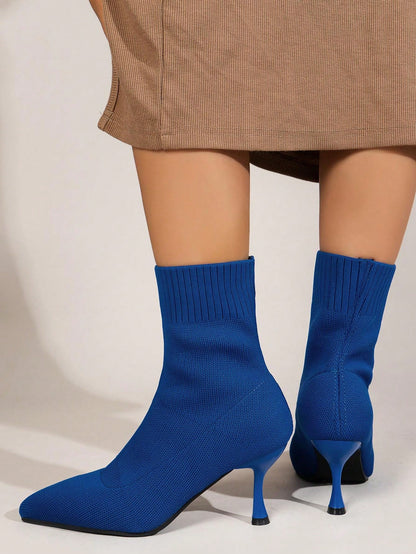 حذاء نسائي أزرق محبوك منسوج