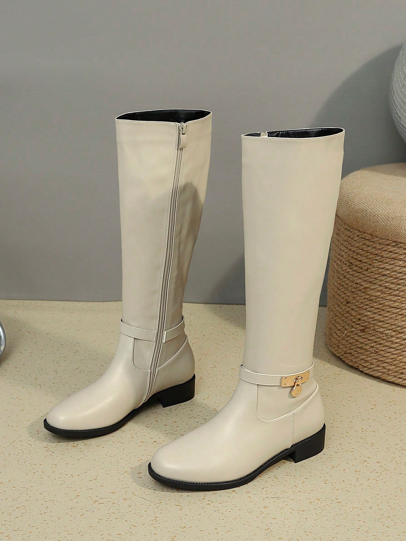 جزمة الركبة للنساء , أنيق لون اللوز جزمة برقبة طويلة مع ميتالك مشبك زخارف , سحاب جانبي , متعدد الجوانب والاستعمالات جزمة عالية الى خريف و الشتاء , باصابع قدم دائري , مكتنز كعب , مريح , أنيق للنساء جزمة ركأس الخيل