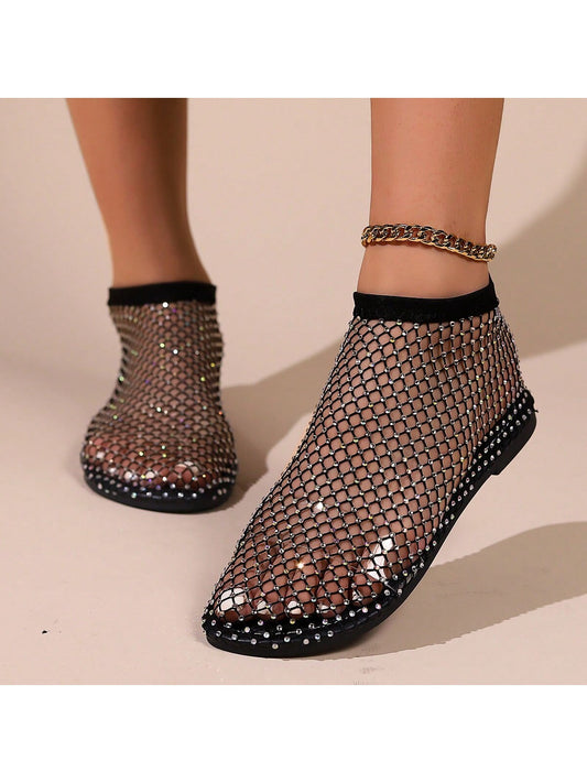 صنادل نسائية مسطحة من النسيج اللامع المرصعة بالراين ،أسلوب عطلة الصيف ،أسود