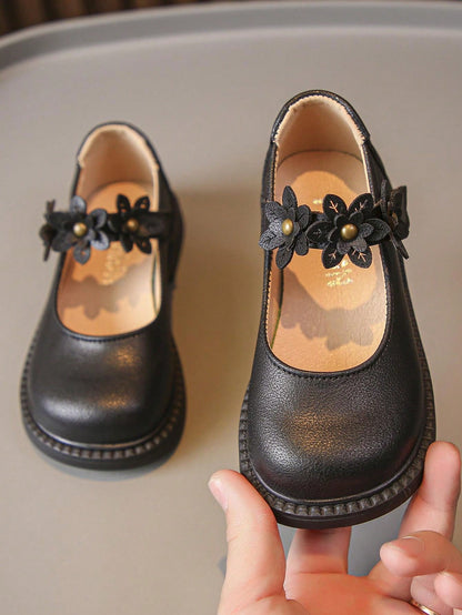 حذاء جلدي نسائي مسطح ذو حزام مزخرف بأزهار جذابة - يمكن ارتداؤه طوال الأربعة فصول - مانع للإنزلاق