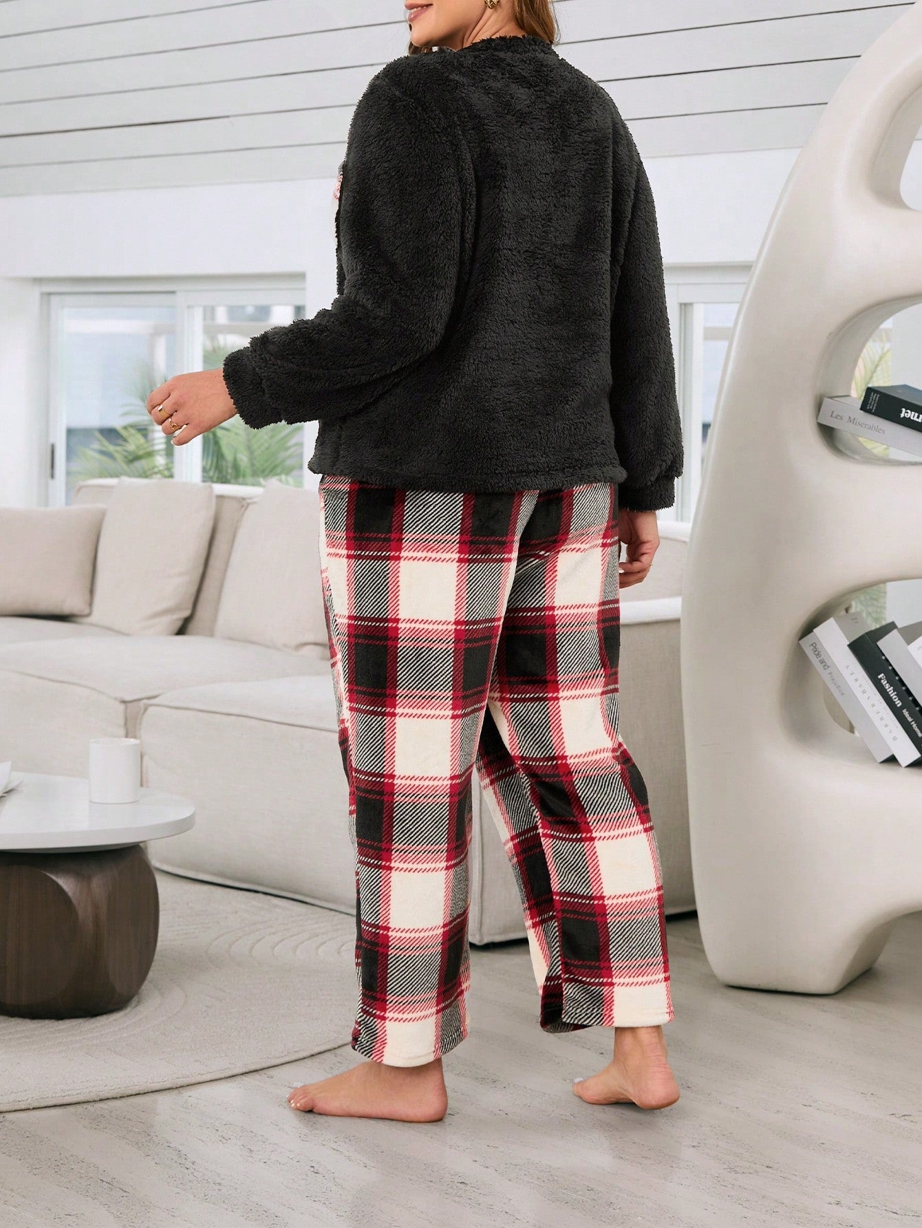 طقم بيجامة نسائي منقوش من الفلانيل مقاس كبير وسروال طويل