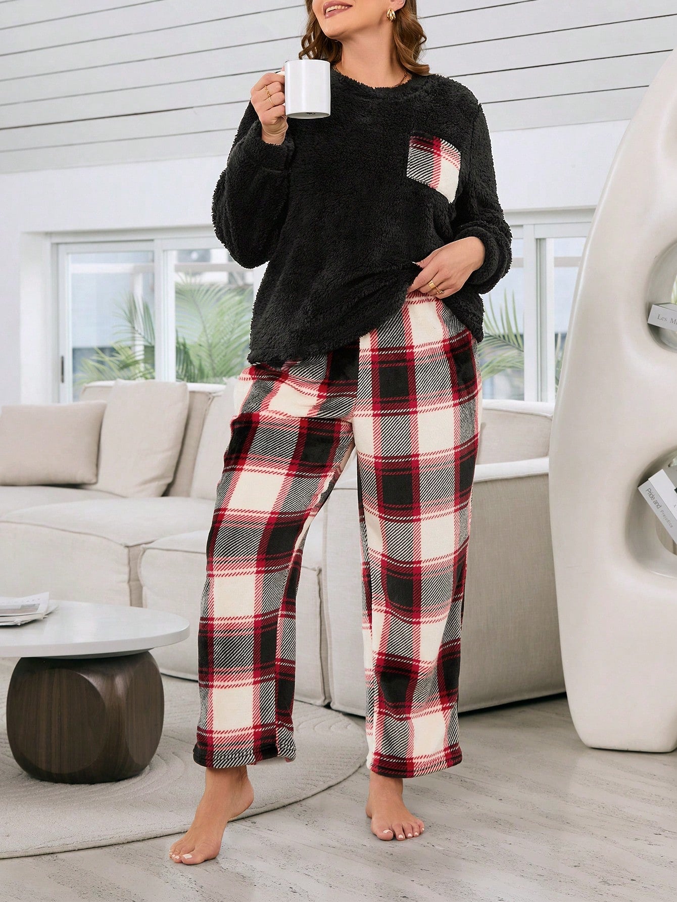 طقم بيجامة نسائي منقوش من الفلانيل مقاس كبير وسروال طويل