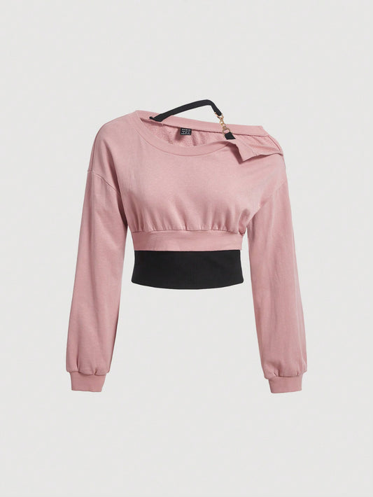 سويت شيرت نسائي بياقة غير منتظمة وكتلة الألوان